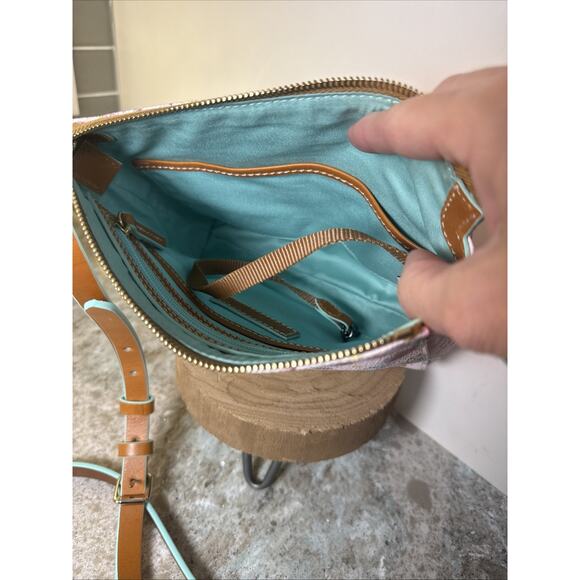 2020 Disney Epcot Flower & Garden Festival Dooney & Bourke Crossbody Bag Purse - Picture 7 of 13